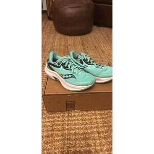 Saucony Women's Axon 2‎